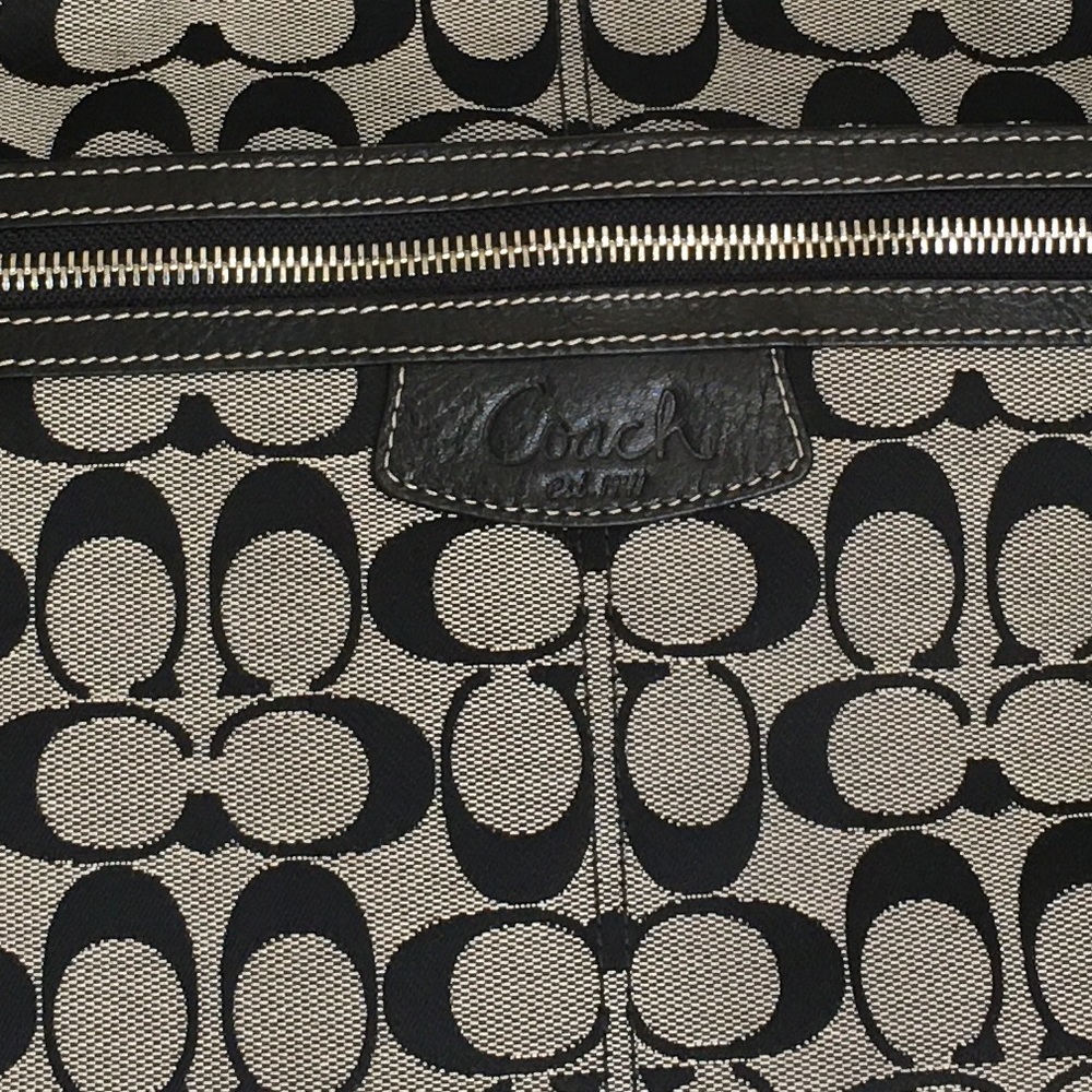 SOLD 2010 Coach bag NWOT - Picture 3 of 7